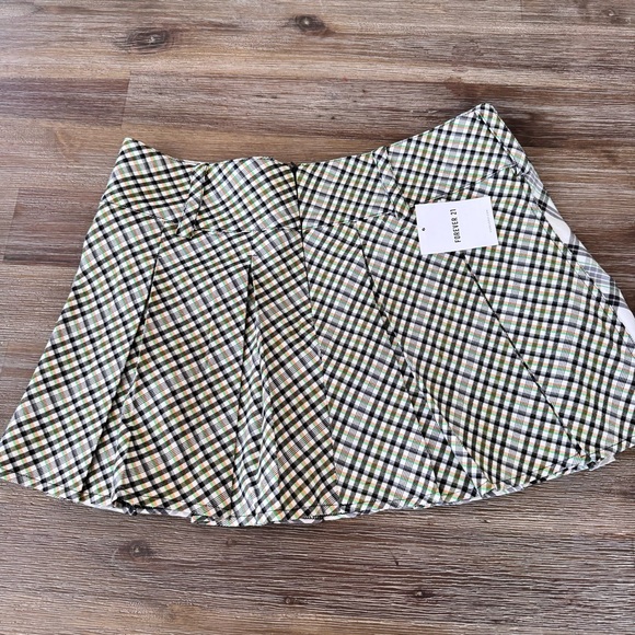 Forever 21. Size Large - Picture 8 of 14